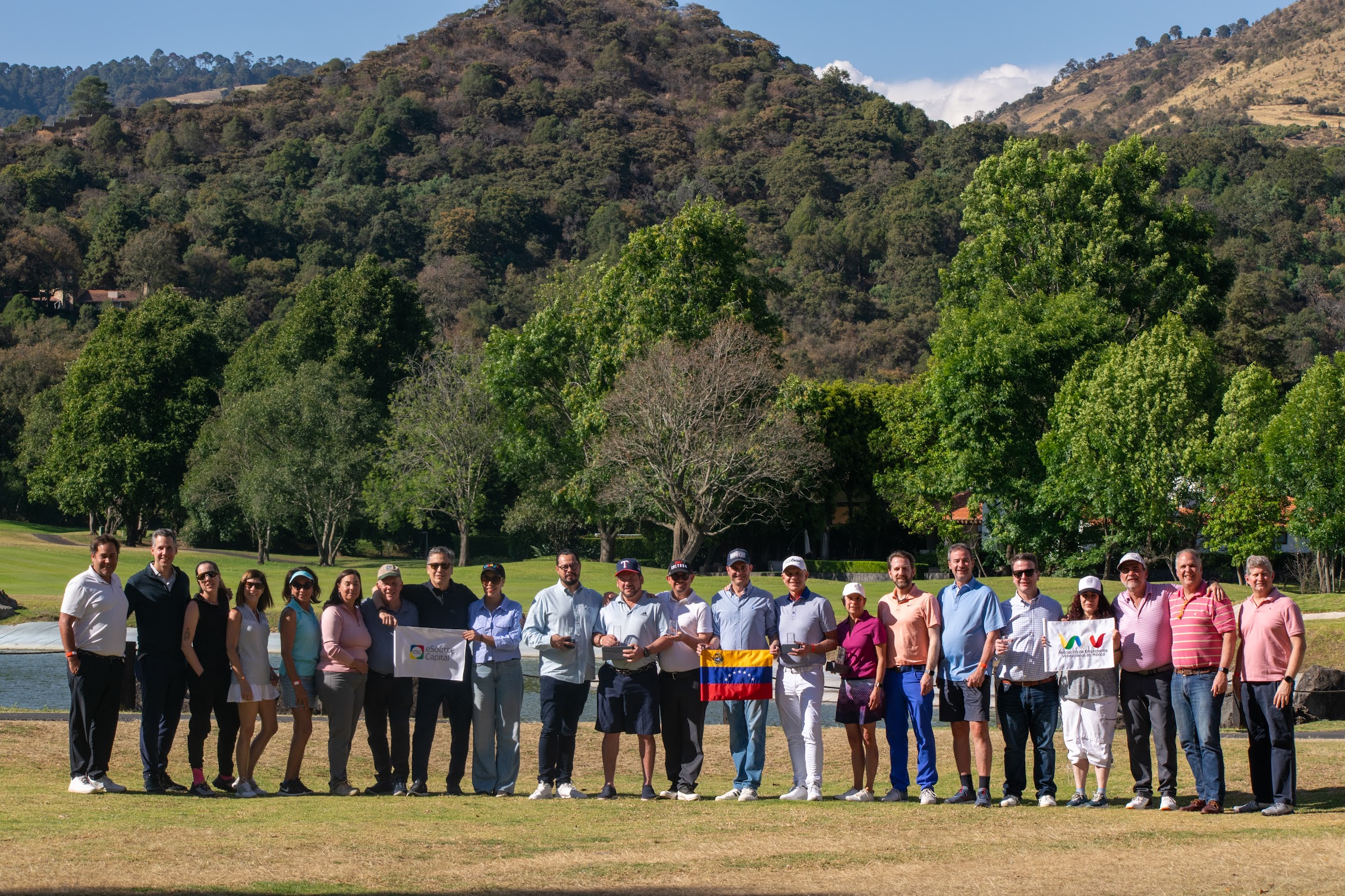 Éxito Rotundo en el 3er Torneo de Golf Copa eSource Capital